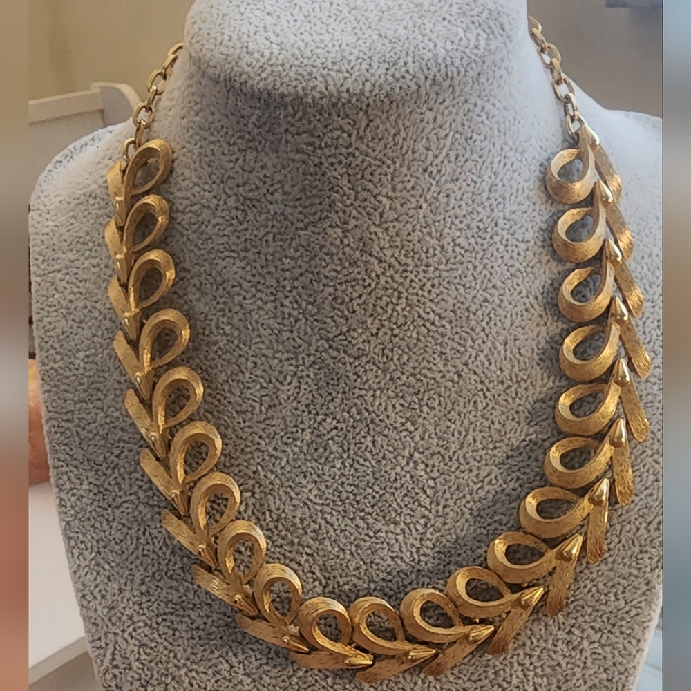 Sarah Cov Elegant Gold Tone‎ Necklace
